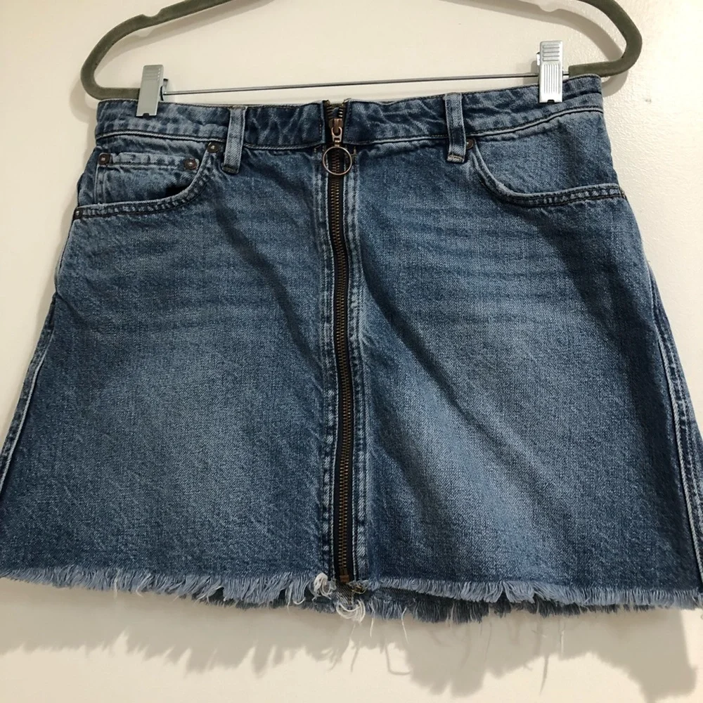 Free‎ People Zip Front Denim Mini Skirt Sz. 30
